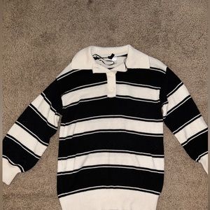 Black and beige sweater with collar